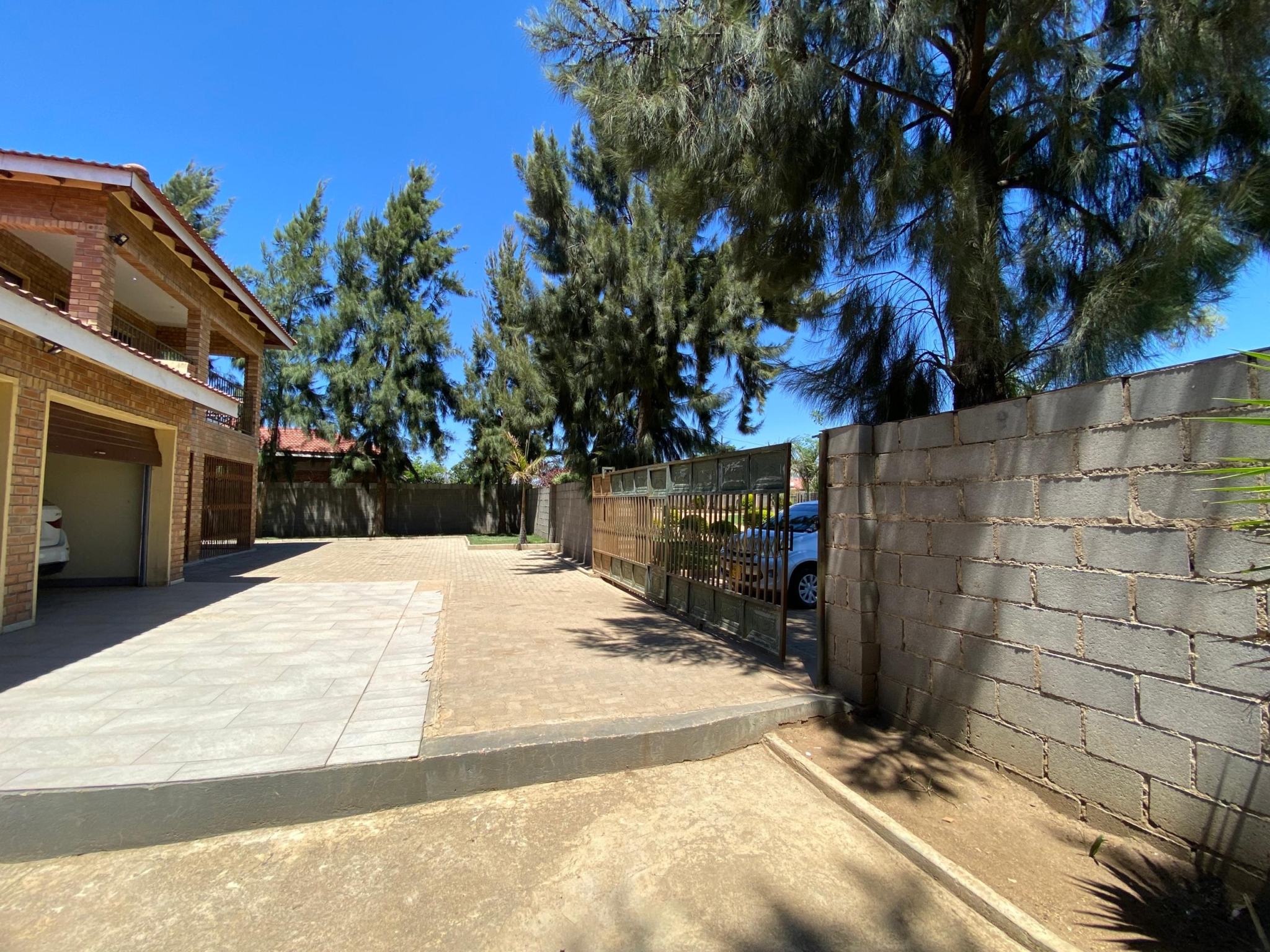 6 Bedroom Double Storey House in Harrisvale For Sale