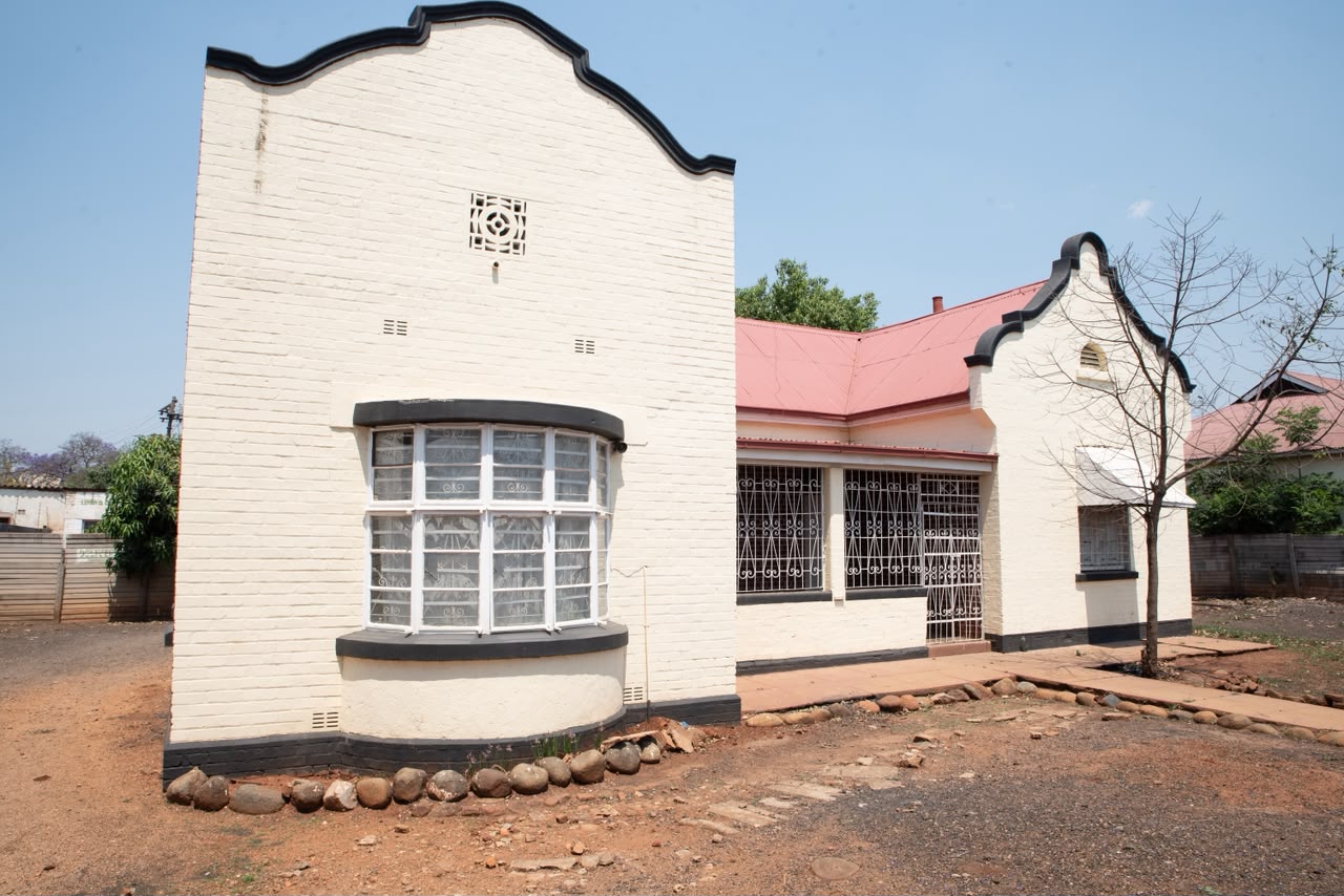 WhatsApp Image 2026-10-20 at 16.43.51 (2) Townhouse Along Lobengula Street For Sale