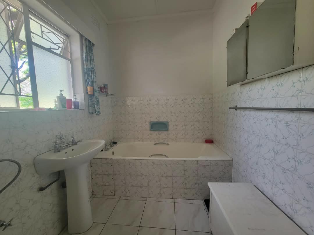 WhatsApp Image 2026-10-21 at 16.18.52 3 Bedroomed House in Burnside For Sale
