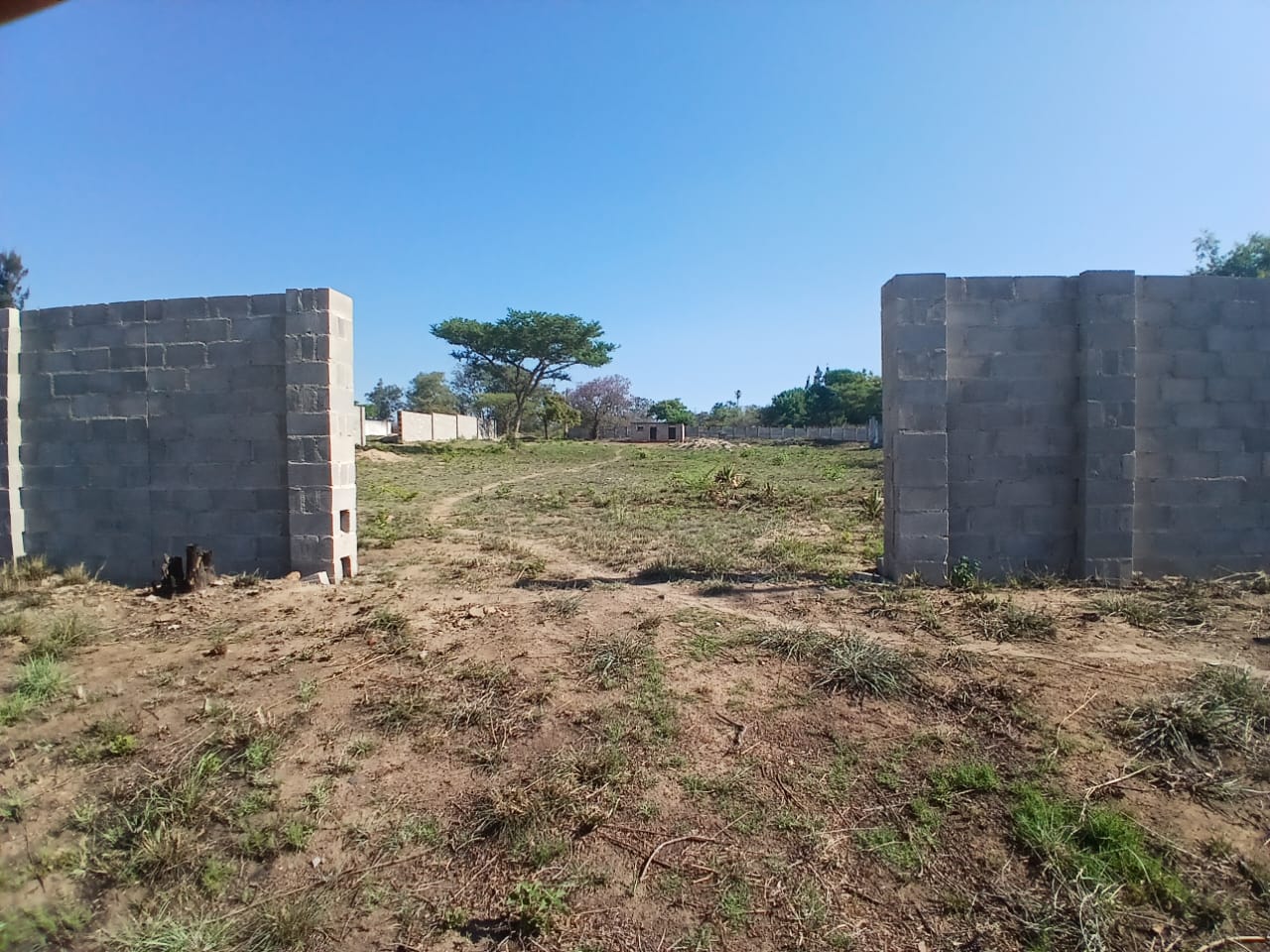 WhatsApp Image 2026-10-30 at 16.17.03 3,848sqm Stand in Burnside For Sale